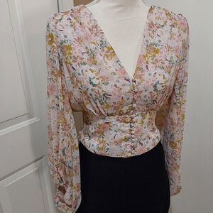 🌺 Like New ASTR Floral Buttoned V-Neck Blouse